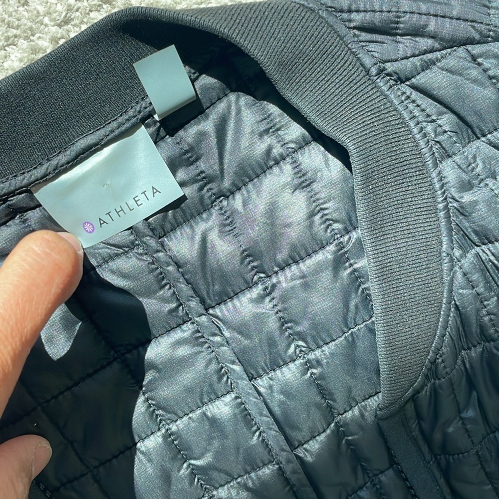 Athleta Small Lightweight Quilted Jacket in Black